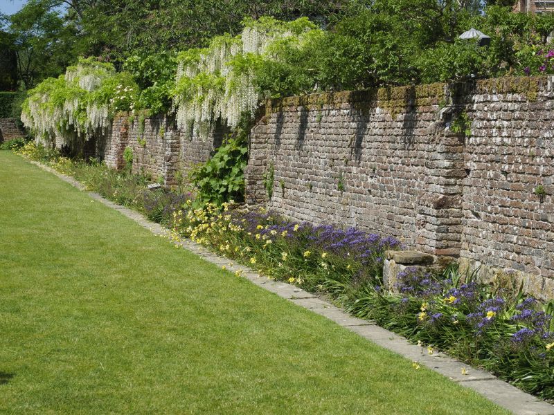 Garden Wall Installation